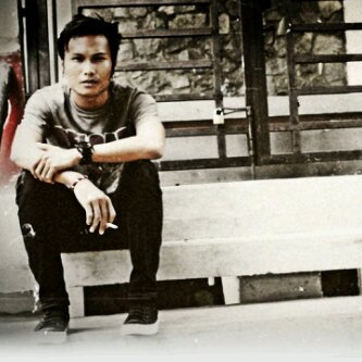 Riescylla's profile picture. Kerja jauh dr usai dan pengharapan selalu lbh panjang dr nafas.. @budimandjatmiko