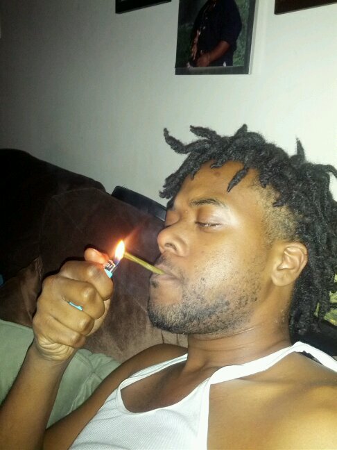 i lost alot of good niggas this year man this shit still not real to me r.i.p mobe n r.i.p curt r.i.p. marco&kimoney god bless the dead an god bless me