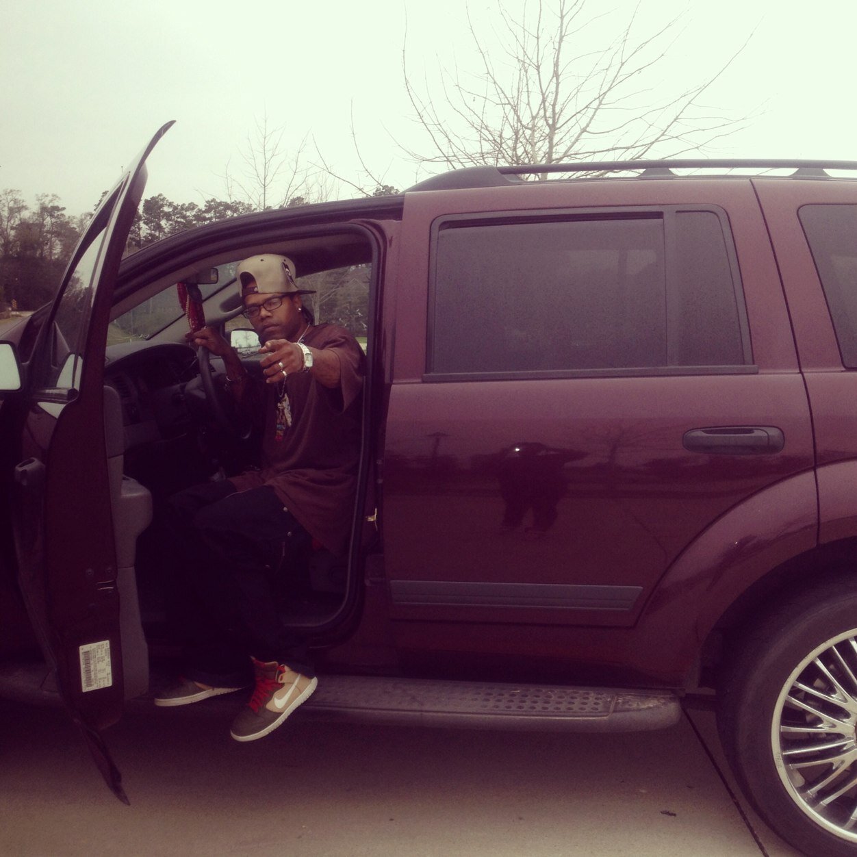 ..New Orleans Rapper THAT CAN HOLD IT DOWN.