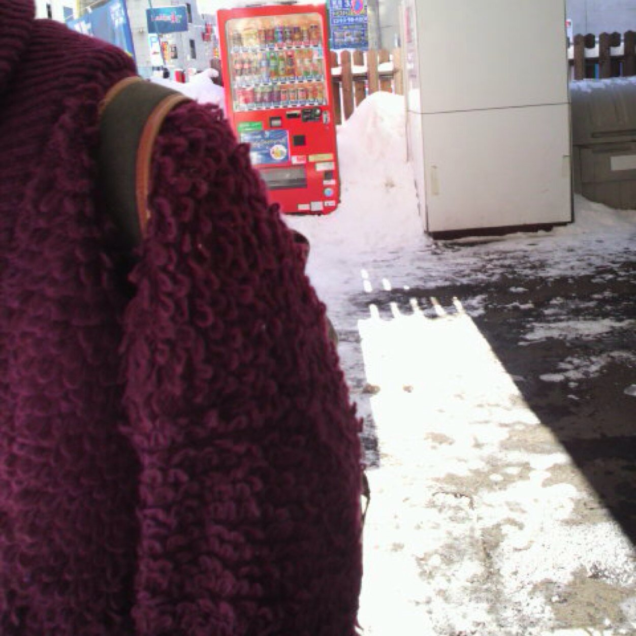 Snowglobe0107's profile picture. 誰かが見ればフィクションで 誰かから見るとノンフィクション  キミとの想い出を キミを忘れることができるまで 綴ることができたなら