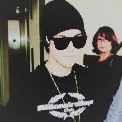 @JustinBieber follows. asdfghjkl. not.