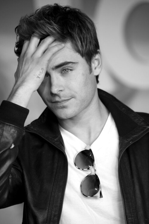 _ZacEfrons's profile picture. This is an account for Zac Efron fans // I LOVE YOU ZAC! // follow me @ZacEfron //
The owners: @Carliene_x & @ZacIsMyDensity