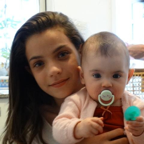 ~amame cuando menos lo merezca,ya que es cuando mas lo necesito~ ♥ 
Seguime y te sigo:D 
cami tuyaré me ama♥♥♥cande diosa, la amo , no vivo sin ella.