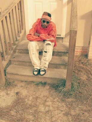 Charles24783354's profile picture. love basketball & football