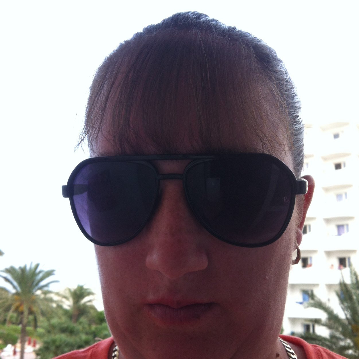 I'm a 33 year old lass from classy cas!! just out on twitter.....be nice!!