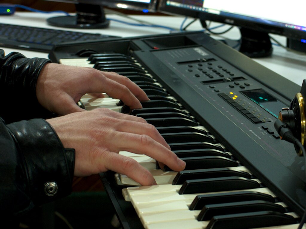 Musician, Composer - Cinematic / SoundTrack
Streaming Live Creation, Improv, and Collaboration
Electronics/Software/IT Developer, 
Linux/FOSS/FreeSpeech/Privacy