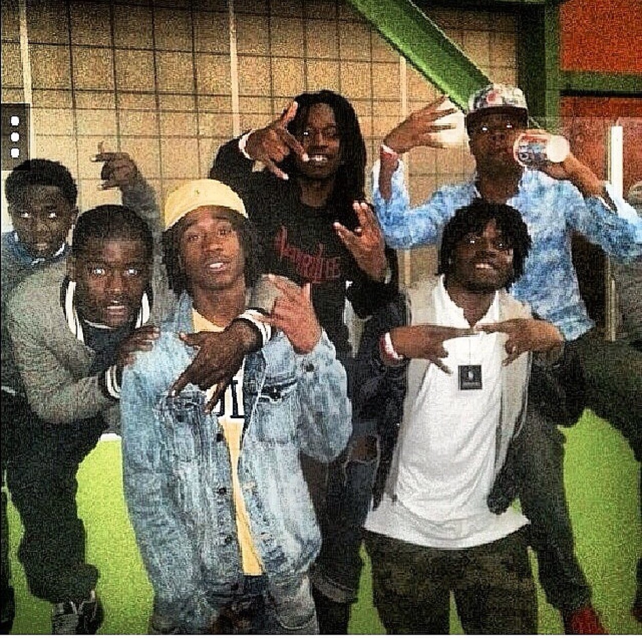 Bitch im with the glo gang ..... #300 the squad /o.t.f/o.t.g , never catch a savage lacking✊