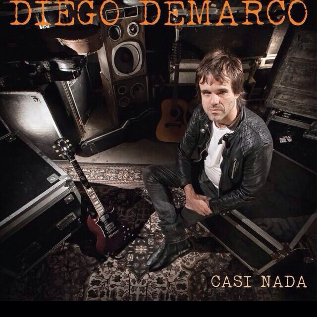 Cantante y guitarrista de los autenticos decadentes,autor de besandote.el gran señor,la prima lejana,y otros,presentando su disco solista .+info de los deca