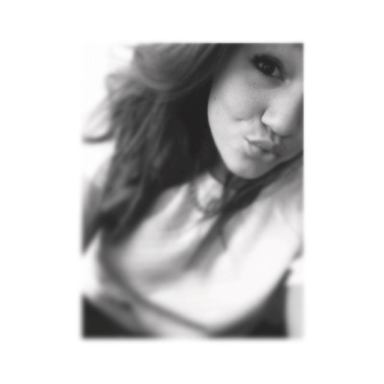 ChloeCoaker's profile picture. follow me I will follow back;)