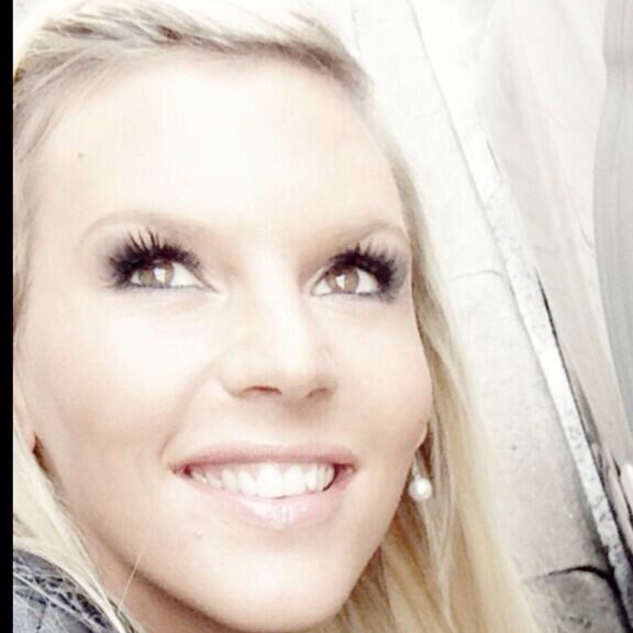 @Amelie_Officiel Je t'aime fort #famelie