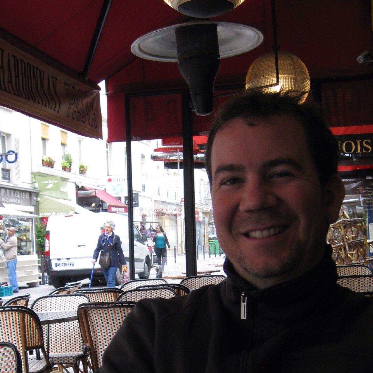 husband & dad | finance & investment career | wine drinker & traveller | fantasy football fan | CHEERS -SALUTE-PROST!
