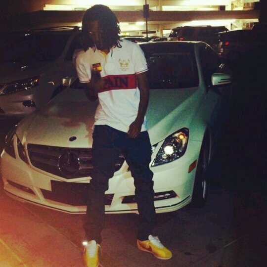 . I'm a go getta, flo spitta, fly nigga,game owner, player, nd a coach hitta..Vegas bound