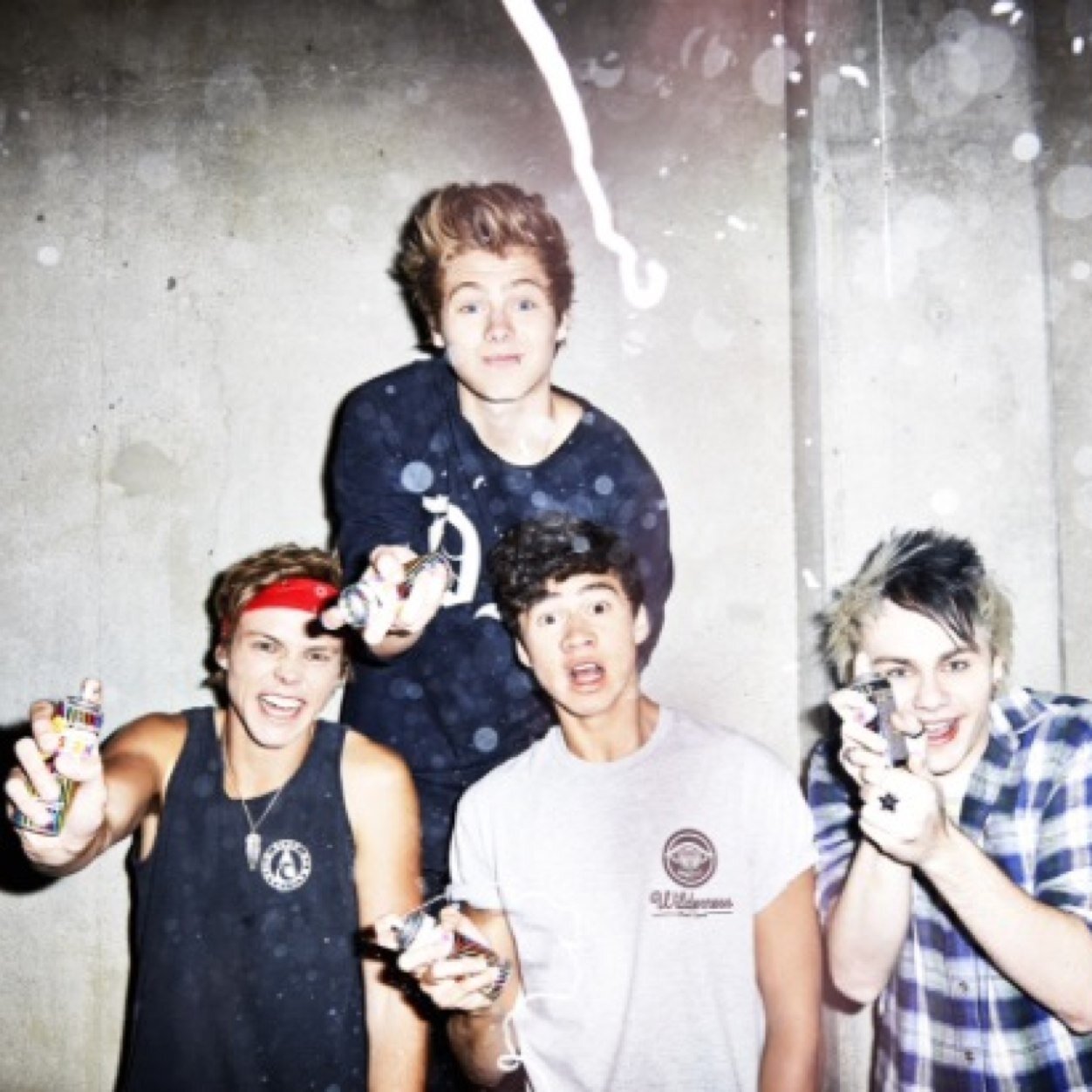 magcon | 5sos | one direction | demi
