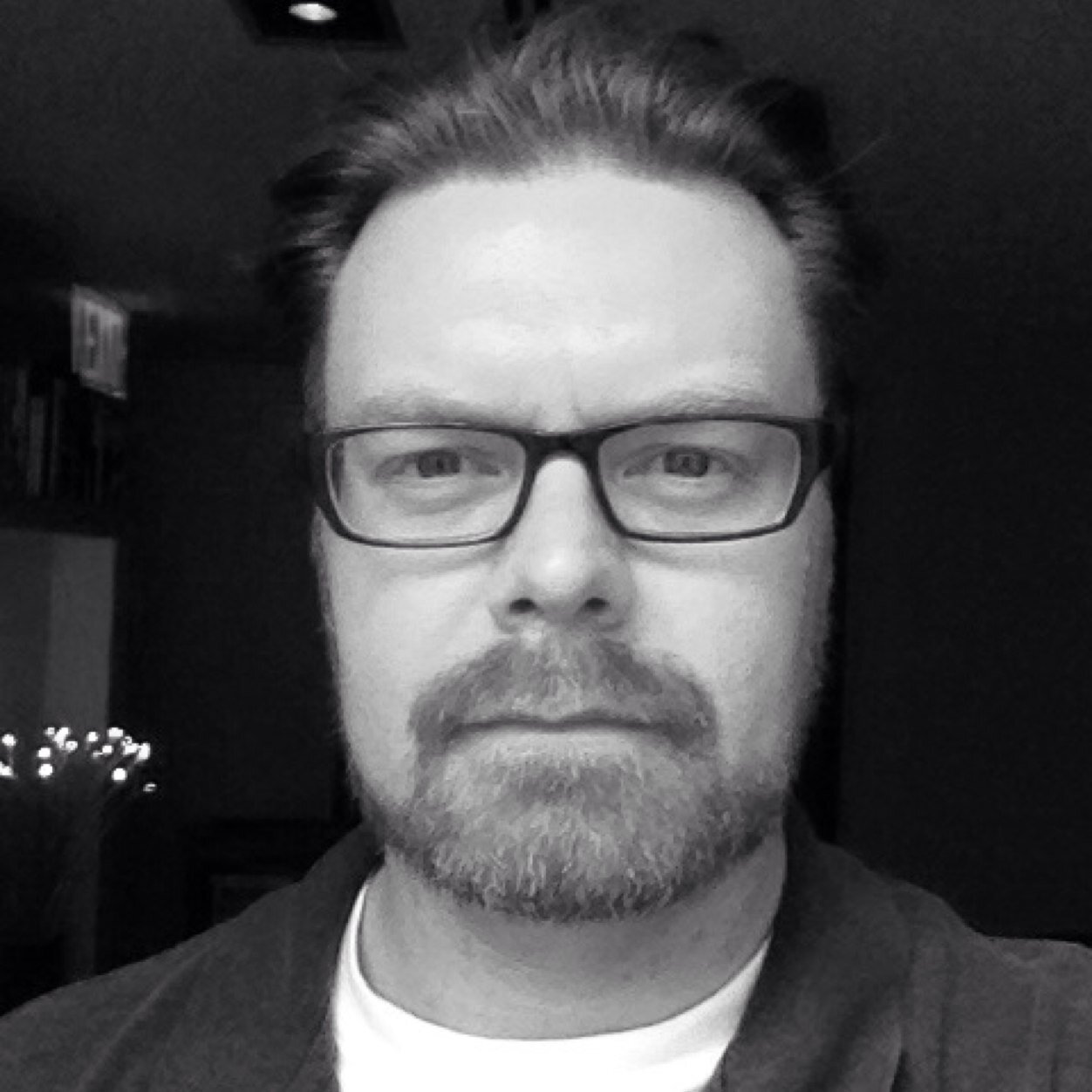 Father, Husband and Senior Producer at @MSNBC, opinions are my own, retweets are not endorsements