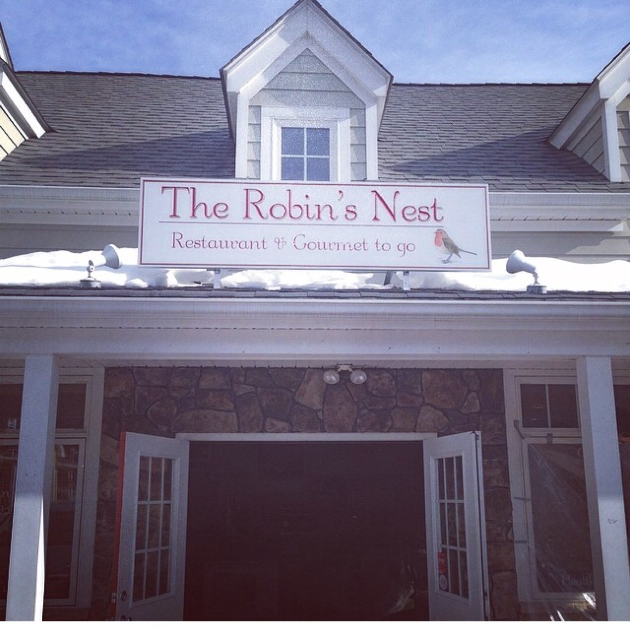 robinsnest77's profile picture. 