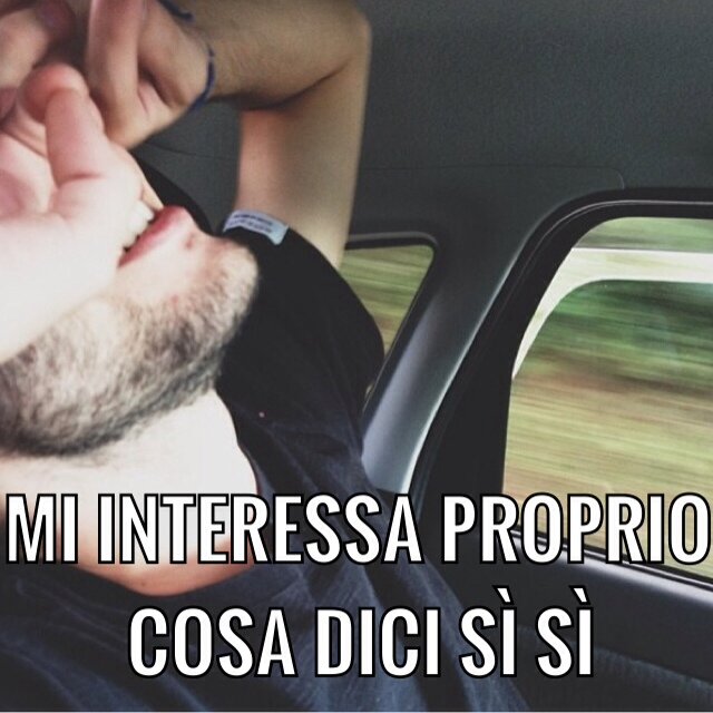 Sei un cretino, a prescindere. Fumo le Lucky Strike e non lo dico per fare il figo ma per riceverne pacchetti gratis, grazie.