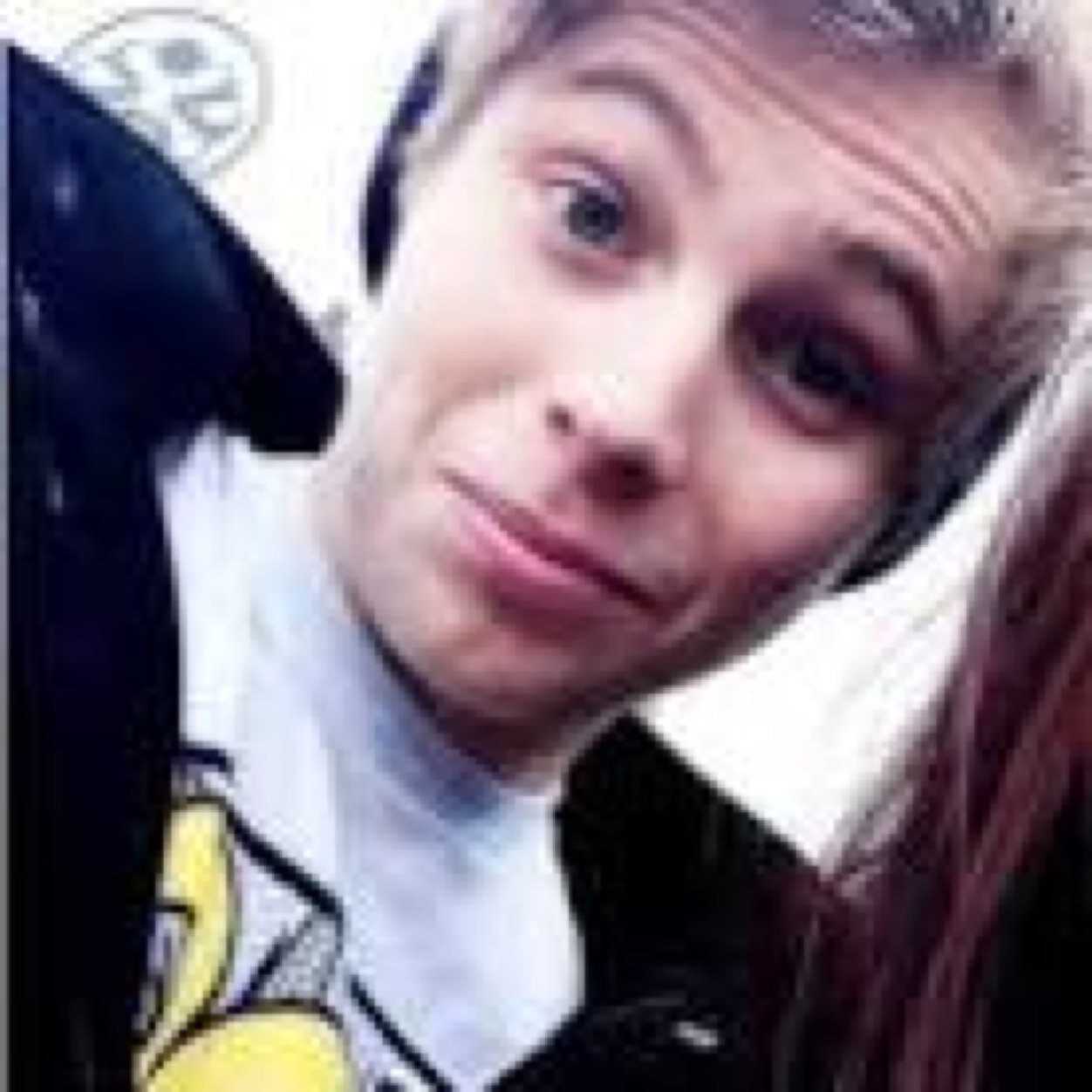 I LOVE LUKE HEMMINGS, I FOLLOW BACK!