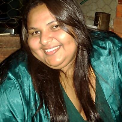 Amo ao meu Deus e sou feliz por ter pessoas maravilhosas em minha vida.