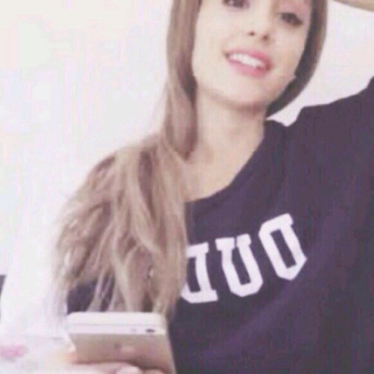 ariana. thats all♡ oh crap beth to ya. her to
