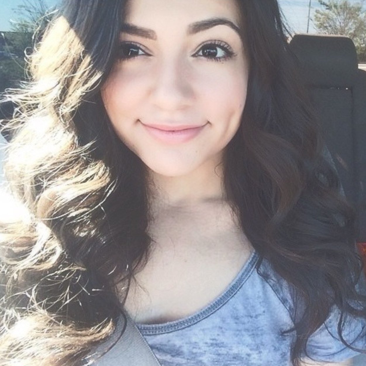 I love bethany mota❤follow me and i will follow you back❤
