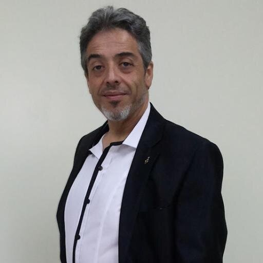 Cantante Lírico (Barítono - Intérprete superior Lic. en artes musicales), Profesor de Música - Director de Coro Español de Concepción