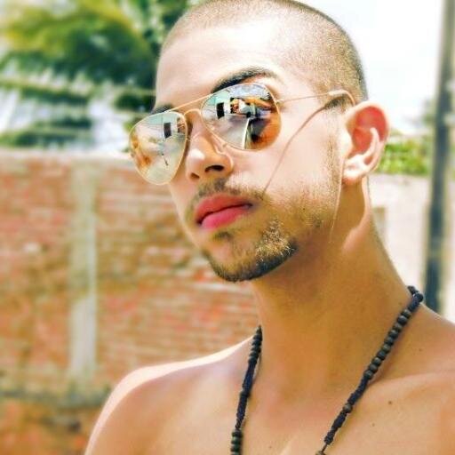 Eu sei que todos os dias quando eu acordo Deus dá um sorriso e me diz: Estou te dando a chance de tentar de novo.