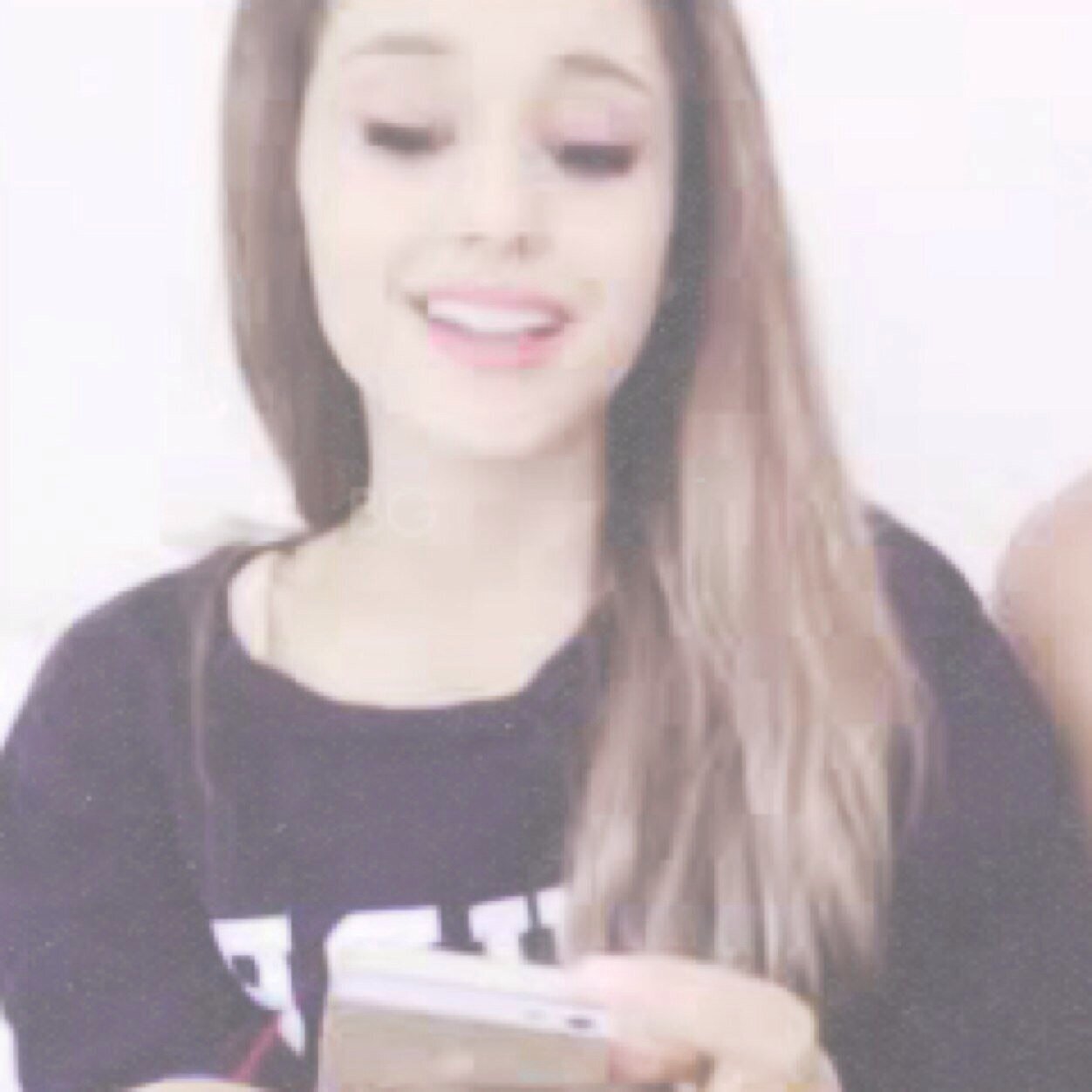 Ilysm ariana :)