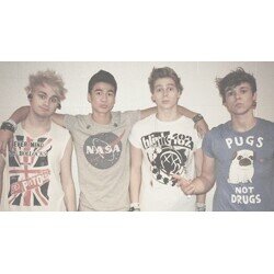 They look so perfects | Luke Hemmings, Calum Hood, Ashton Irwin & Michael Clifford.They saved my life +5 times| Magcon | Midnight Red follow.