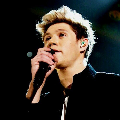 hi twitter please note:i really need new followers thank you to all those who have followed me already u r truly amazayn literally phononiall thanku