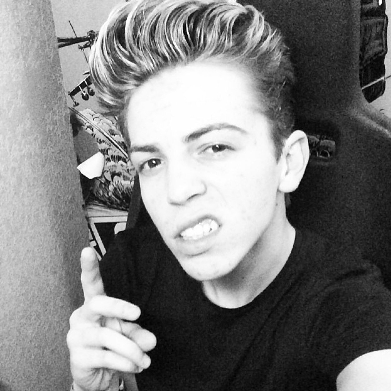 HPTWD// Dylan Hyde #HydePryde 20/01/2014 9.55pm - Dylan RTd|29/01/2014 10.00am Dylan RTd|18/03/14 follow 10.19pm // @TheDylanHyde x