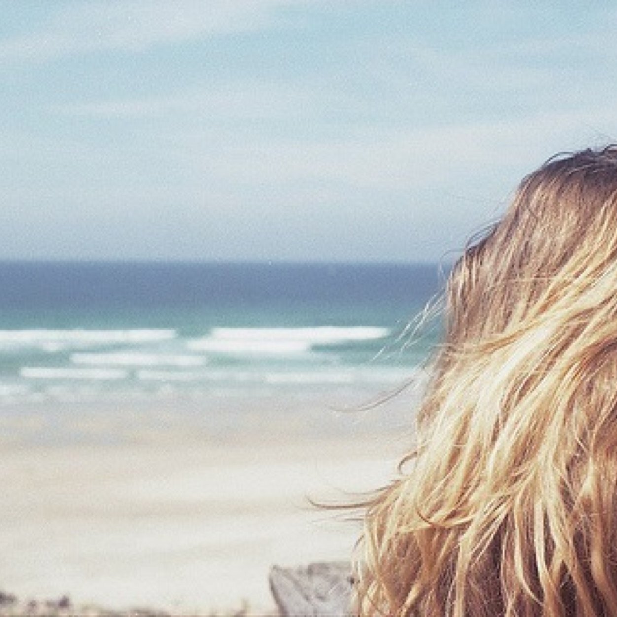 Blondes do it better... I belong at the beach... Avi isnt me... ✌☀