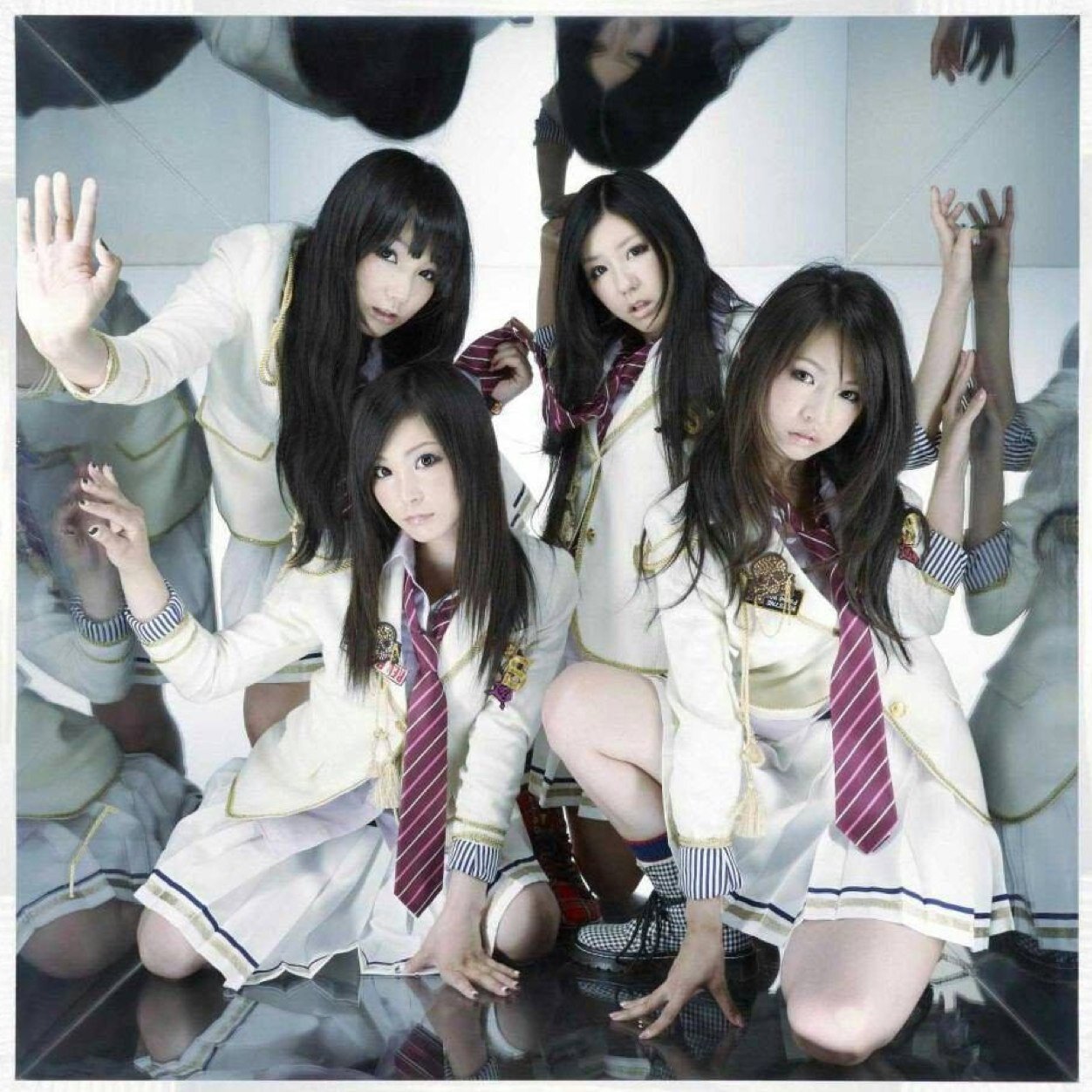 SCANDALは必要不可欠。ほんとに好きすぎて辛いです。笑 たくさん、いろんな人と絡みたいです＼(^o^)／ 受験生なので低浮上ですが…フォローよろしくお願いします♩ 無言フォローすいません(´-ω-｀)