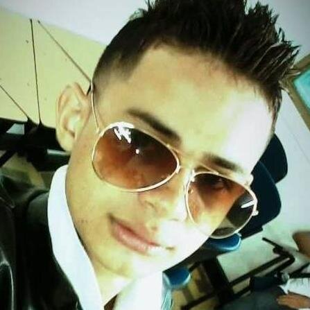 :)SiGuEmE Y AbLAMoS No HaY PrOBlEmA??????el amor es la raxon de todo?
