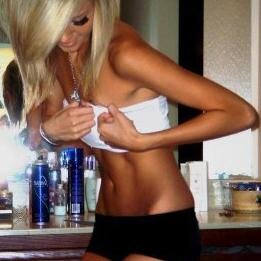 dying_in5ide's profile picture. 