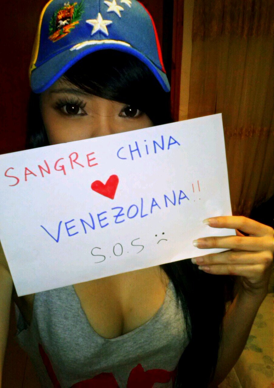 Sangre China...corazón Venezolana♥! Hija de padres chinos, gerente, modelo, cuerpo natural. Sexy sin ser vulgar y sin mostrar demasiado! Instagram monicchengliu