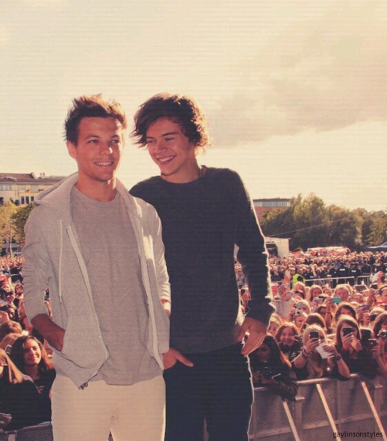 ProofLarry's profile picture. i'm saying my opinion. dont hate on me! :) *I DONT HATE ELEANOR*   ★Stay Fabulous★