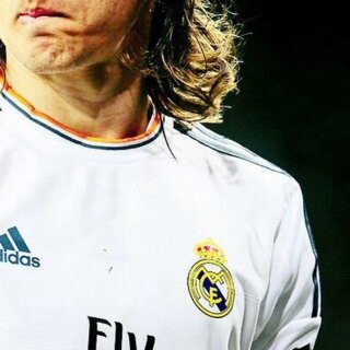 سآعيش هكذآ ﻵ آهوى حبيباً وﻵ يشغلني عشيقاً سوا مدريد ۈكفى*♡