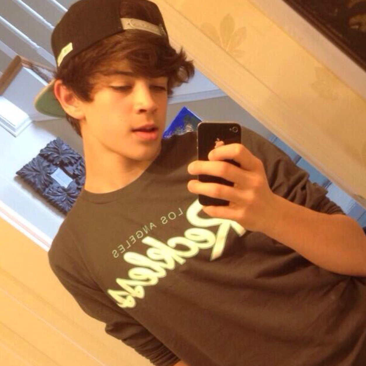MILWAUKEE NEEDS MAGCON 
im a hayes girl ;)
#MAGCONTOMILWAUKEE