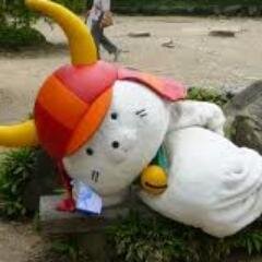 「ゆるいbot。おもしろいをまとめたｂｏｔです。６０分に1
度呟きます。発言は随時追加しています。」
