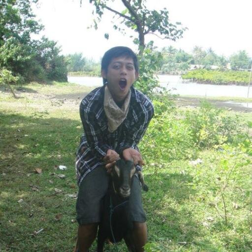 dimana ada seseorang yang tulus mencintai dan menyayangimu maka disanalah tempatmu untuk kembali pulang