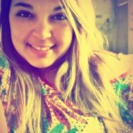 A LUZ QUE ME GUIA É BEM MAIS FORTE Q. OS OLHOS Q. ME CERCAM