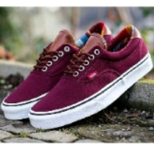 ayo yg mau ambil sneaker vans nya.pin 7566EE13