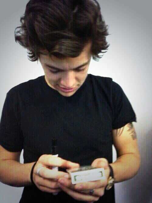 _69_Harry_69_'s profile picture. I am in love. With a girl. Named Chrissy.