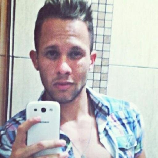 Suponho que certas coisas que eu faço,
    é devido a como me sinto por dentro ...!!!