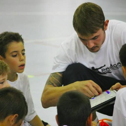 Escuela para porteros de fútbol sala dirigida por Cristian Domínguez y Mario Salamanca. @cris1tian82 @m_salamanca