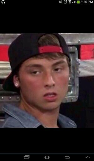 free follow! but if your want follow my main @runawaywes