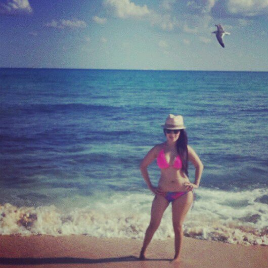 24 years old, mother of a beautiful child, owner of 4 amazing dogs, married to the love of my life, pretty smart & sexy lol...♥