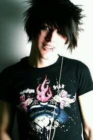 hi i am tails doll  dont mine me :} play with me. i am@killerjeffthe  pet my real sister @clockwork239#single ._. #rp