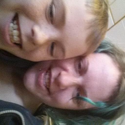 consmom0105's profile picture. mom of an amazing lil boy... im a hairstylist at supercuts