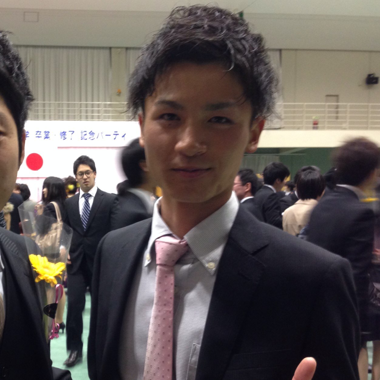新しくアカウント作りました( ´ ▽ ` )ﾉ関東/ 22歳 /営業/金融 毎日を楽しく刺激的で新鮮なものにしたい！ 出会いを大切にしたい！CLUB好きです(^^)